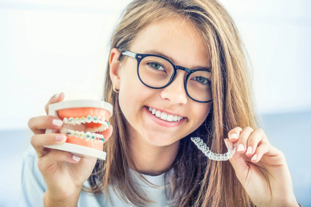 Orthodontist-in-Pearl-City-Guide-to-Cleaning-Clear-Aligners